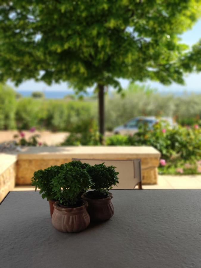 Olive Tree Cottage 2 Néa Péramos Exteriör bild